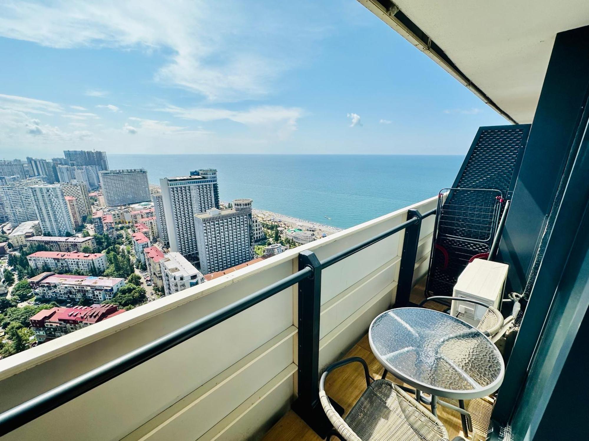 Stunning Sunsets In Orbi Appartement